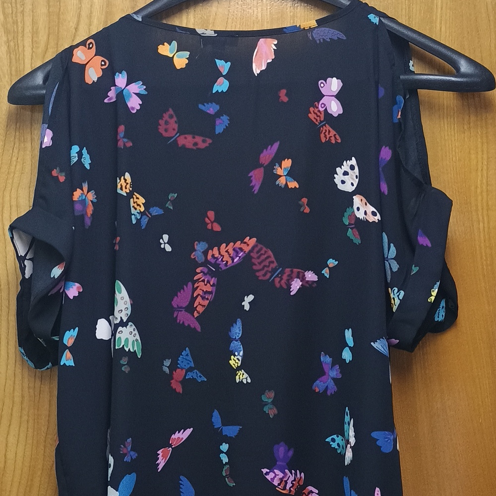 Cold Shoulder Butterfly Blouse - Picture 3 of 7